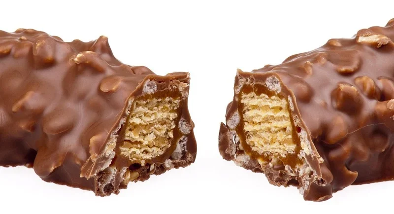 16x Baton Wanted Nuts Dark Display