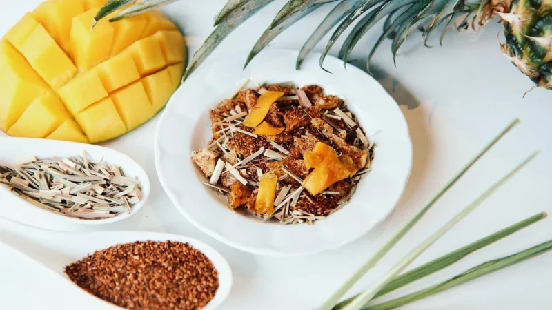 BASILUR Herbata Magic Fruits Mango i ananas w saszetkach 10x2g