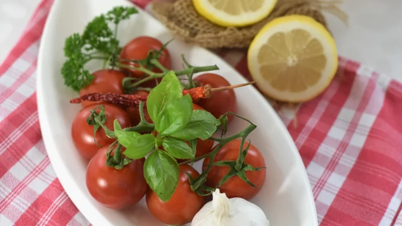 Brat Pomidor z bazylia i czosnkiem 200g