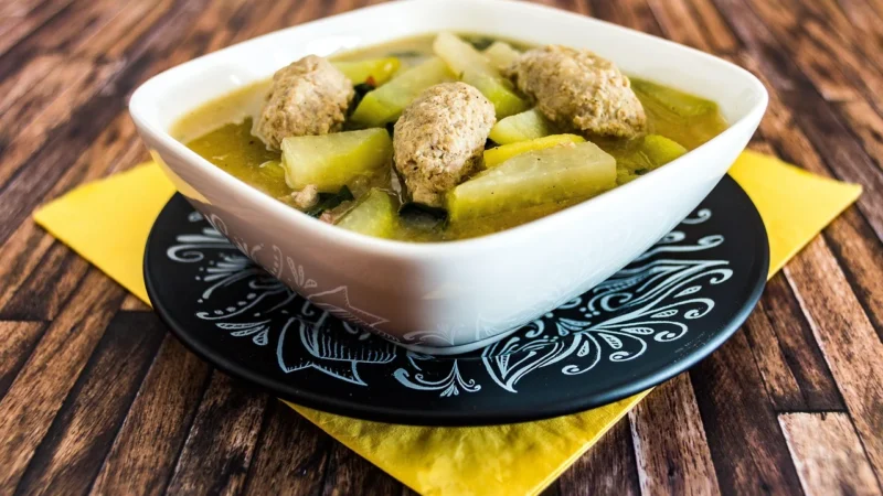 Carlota Organic Potrawka z Ciecierzycą i Algami Kombu 720g –
