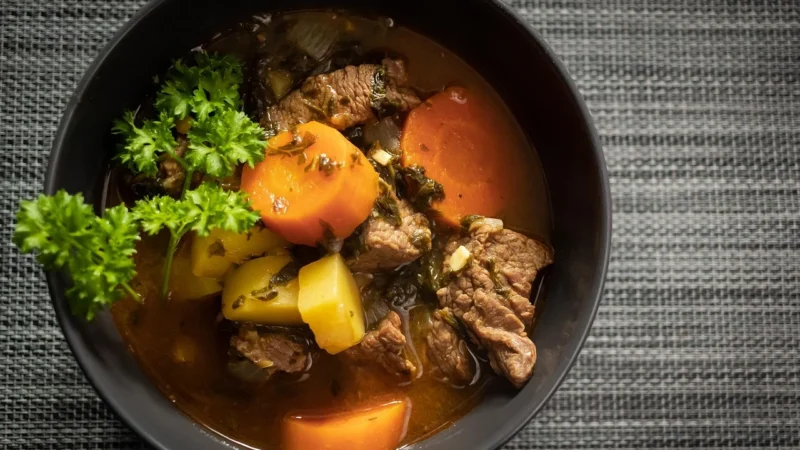 Gratka Wołowina W Sosie 525G