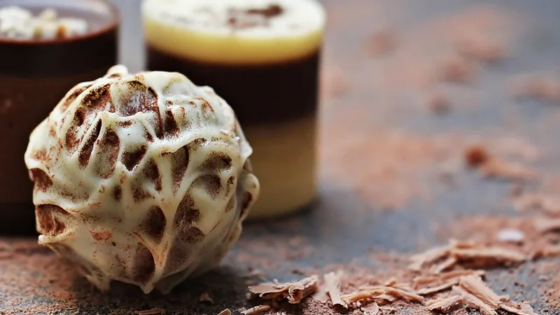 Lindt Lindor Pralinki ciemna czekolada z gorzkim nadzieniem 200g