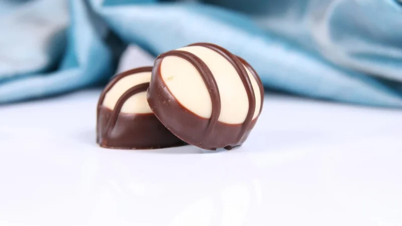 Lindt Lindor Pralinki na wagę Truskawkowe 100g