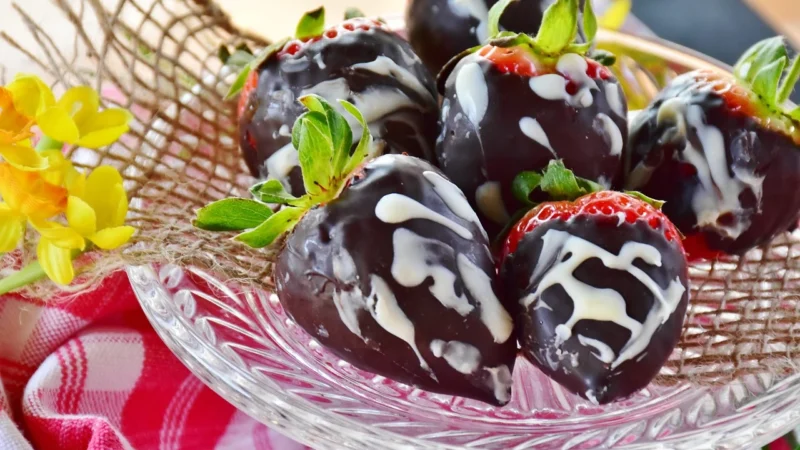 M Pelczar Chocolatier Gorzka Czekolada Z Pigwą I Truskawką 85G