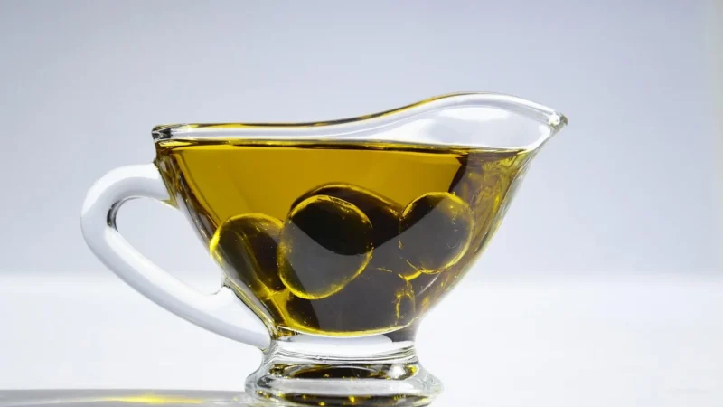 Monini Classico Oliwa z oliwek najwyższej jakości z pierwszego tłoczenia 750 ml
