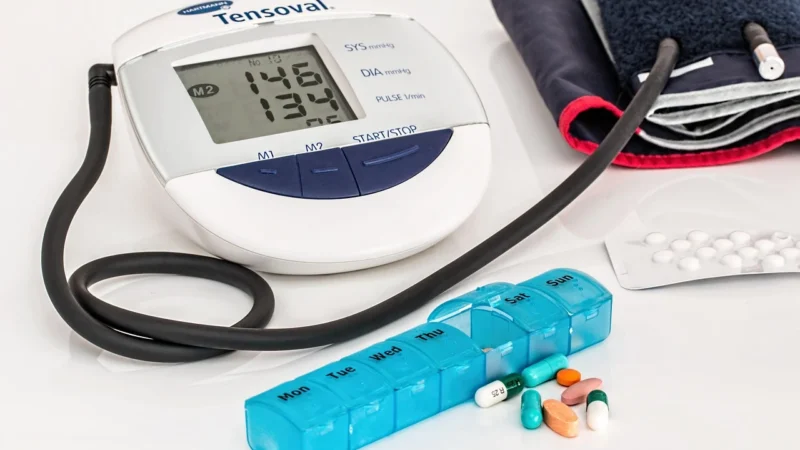 Omron Ciśnieniomierz M2 Basic Hem-7120-E