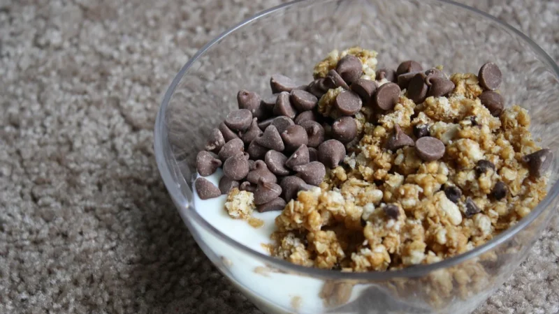 OneDayMore Granola Czekoladowa z malinami z gorzką czekoladą 80g