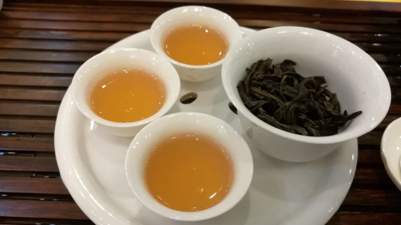 Oolong klasyczny (Pakowanie ozdobne, Puszka czarna 100g)