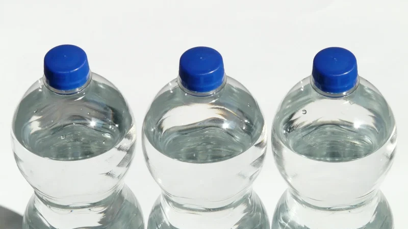 Piwniczanka Naturalna Woda Mineralna Średnionasycona Co2 0,3L
