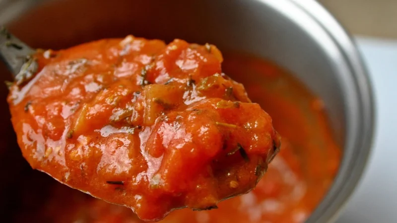 Pulpety wegetariańskie w sosie pomidorowym „Weguś” 430g