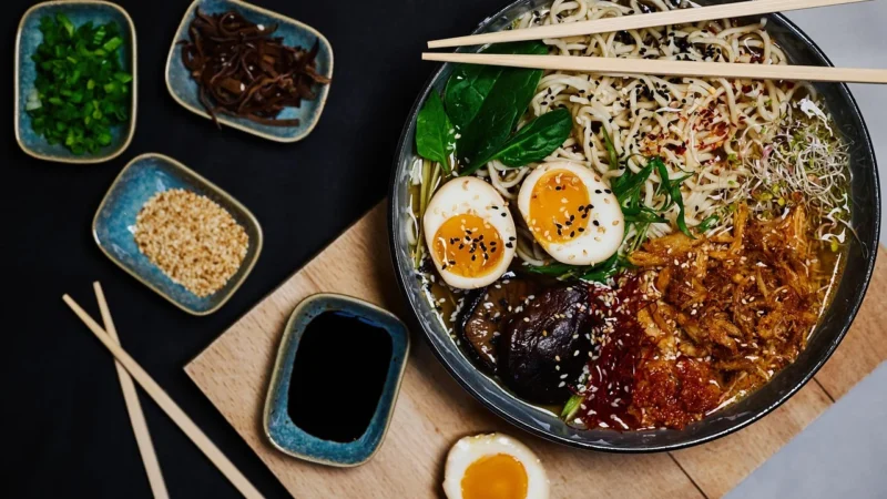 Samyang Ramyun o smaku ostrego kurczaka a la Carbonara ogniście ostry 130g