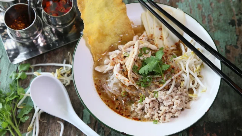 Samyang Zupa Kalgugsu O Smaku Kurczaka, Lekko Pikantna 100G